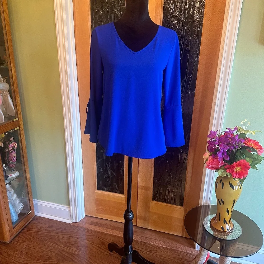 Lodys Royal Blue Blouse with Flutter Sleeves Size Small